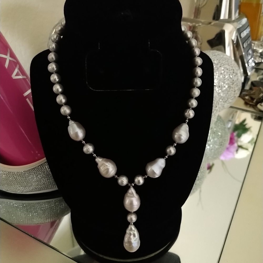 STUNNING 925 RARE FRESHWATER BAROQUE PEAR NECKLACE